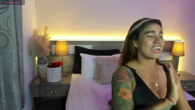 ZarahFoxx Chat XXX in diretta