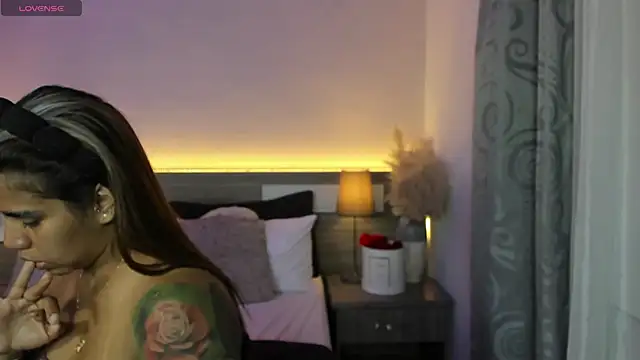 ZarahFoxx লাইভ XXX চ্যাট