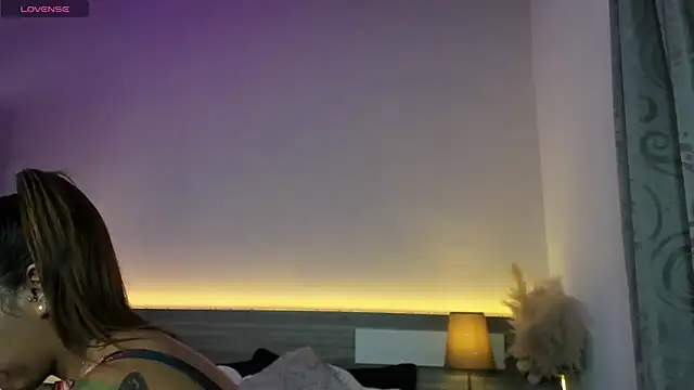 ZarahFoxx élő XXX-chatje