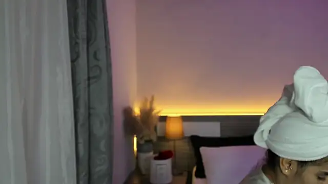 Chat XXX en directo de ZarahFoxx