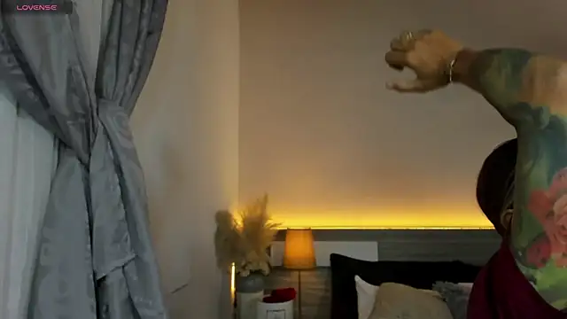 XXX chat uživo modela ZarahFoxx