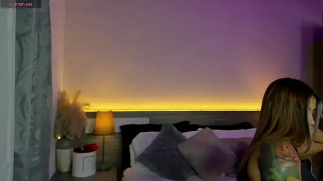 Chat +18 de ZarahFoxx ao vivo