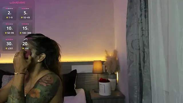 XXX chat uživo modela ZarahFoxx