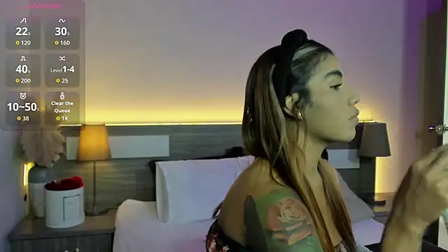 ZarahFoxx Chat XXX in diretta