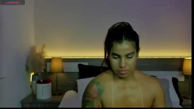 ZarahFoxx Live XXX Chat