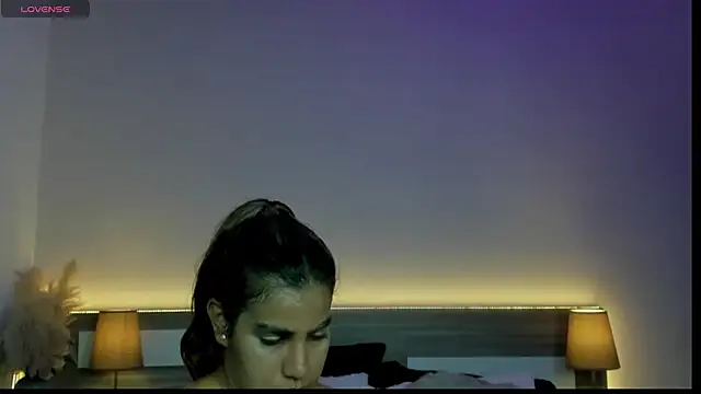 ZarahFoxx Adlı Modelin Canlı XXX Sohbeti