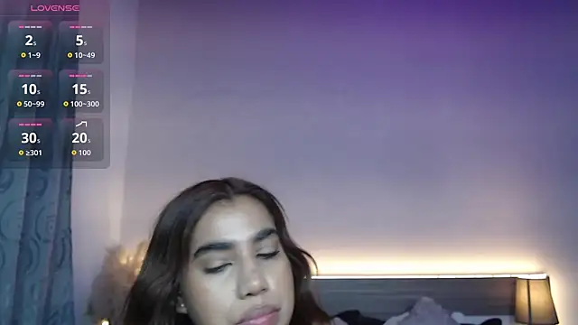 Chat +18 de ZarahFoxx ao vivo