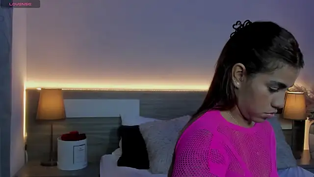 ZarahFoxx's Live XXX Chat