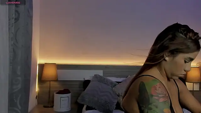 แชท XXX สดของ ZarahFoxx