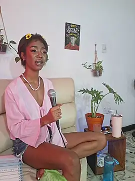 צ'אט XXX בשידור חי של LulumiBloom