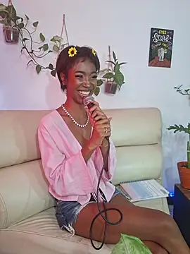 دردشة LulumiBloom الجنسية المباشرة