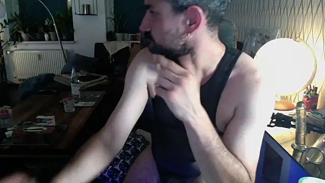 tomz0819 Show in webcam