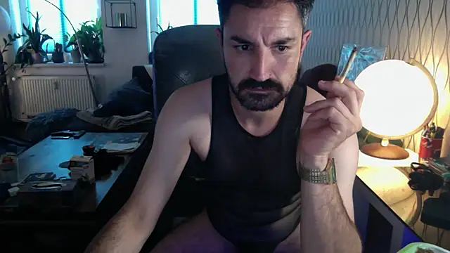 tomz0819 Show in webcam
