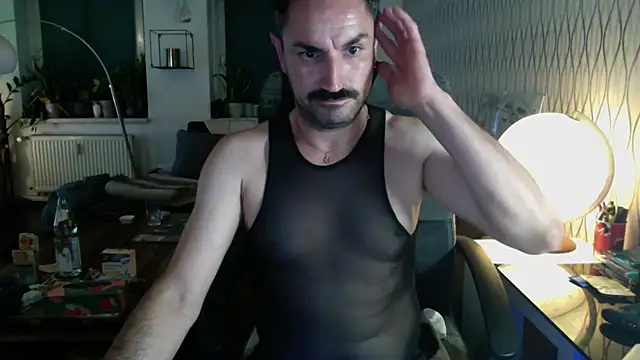 tomz0819 Show in webcam