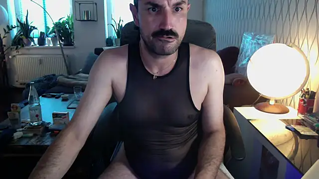 tomz0819 Show Webcam