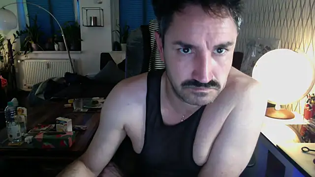 tomz0819 Show Webcam