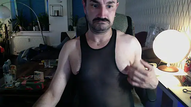 tomz0819's Webcam Show