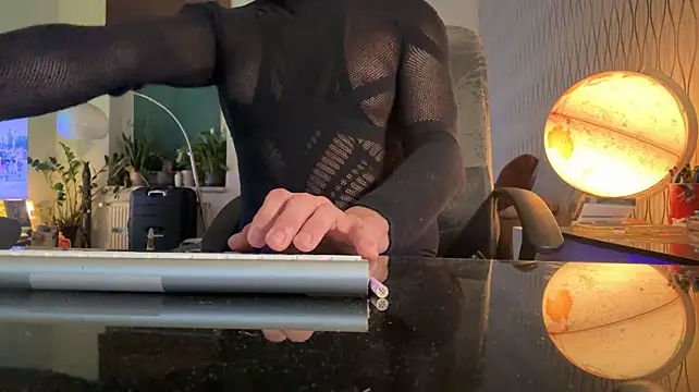 tomz0819's Webcam Show
