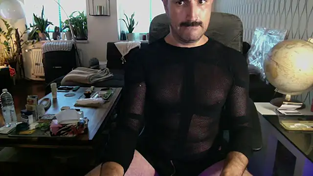 tomz0819 Pertunjukan Webcam