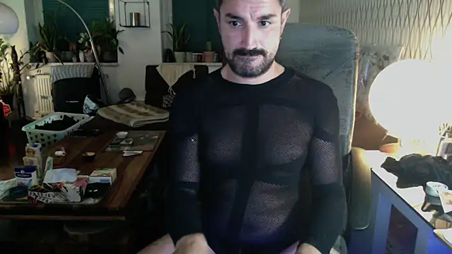 tomz0819 Show Webcam