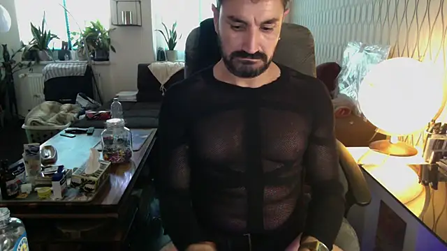 tomz0819 webkamerás műsora