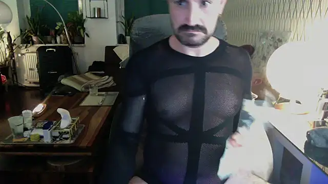 tomz0819 webkamerás műsora