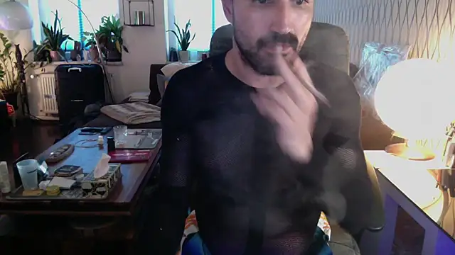tomz0819 webkamerás műsora