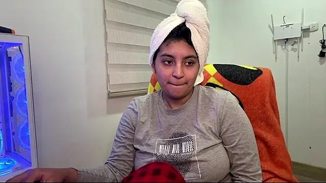 cloe_small's Live XXX Chat