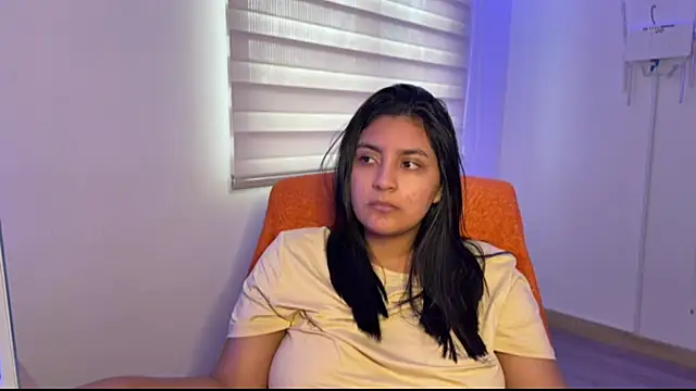 cloe_small's Live XXX Chat