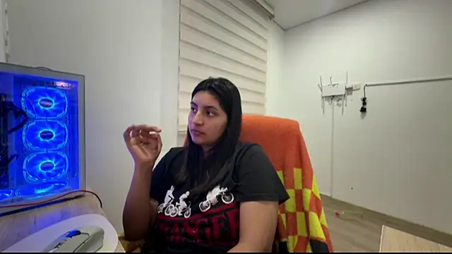 cloe_small – Naživo XXX chat