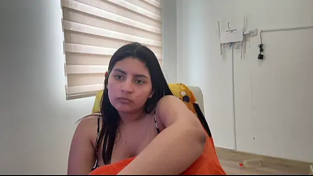 Chat +18 de cloe_small ao vivo