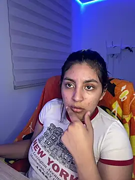 cloe_small's Live XXX Chat