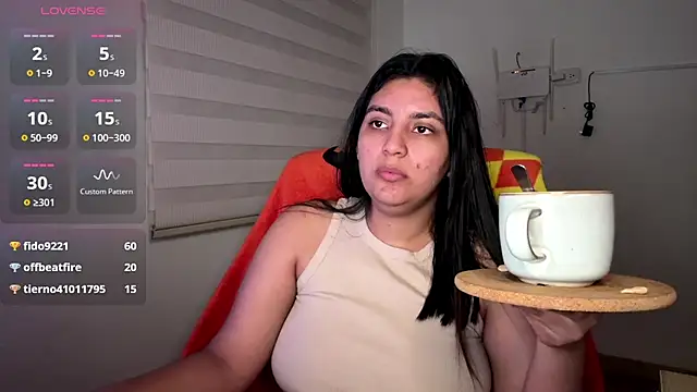 cloe_small's Live XXX Chat
