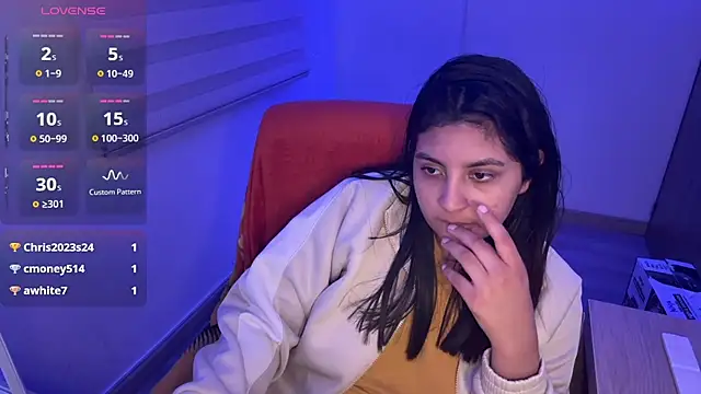 cloe_small's Live XXX Chat