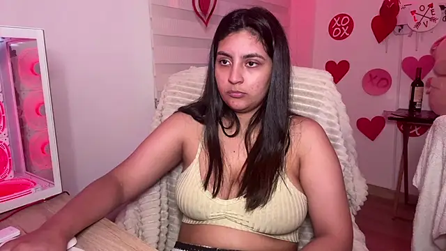 دردشة cloe_small الجنسية المباشرة