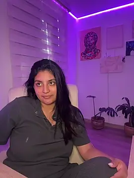 Chat +18 de cloe_small ao vivo