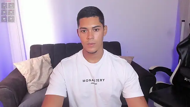 Iamdylan777 Adlı Modelin Canlı XXX Sohbeti