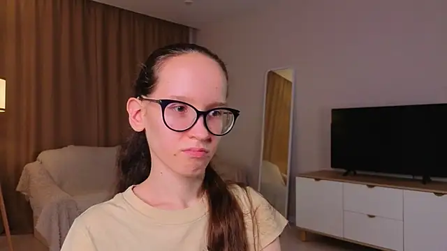 BettyBrowni Show in webcam