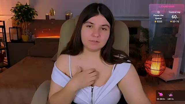 Viola__Shy: онлайн-секс-чат