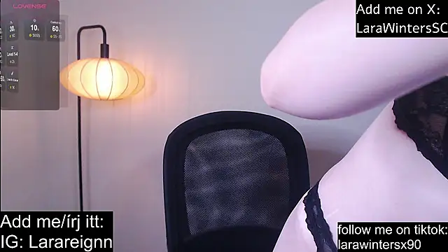 Larawinters' Webcam Show