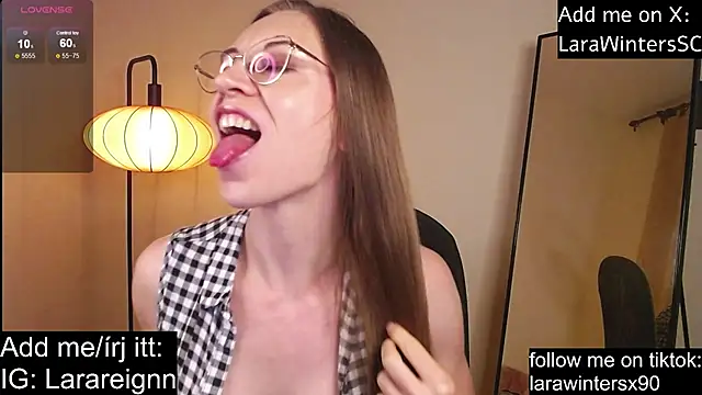 Larawinters' Live XXX Chat