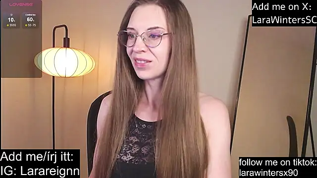 Larawinters' Live Sex Cam Show