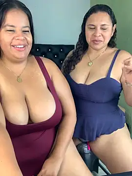 Show de webcam de twocurvylatins