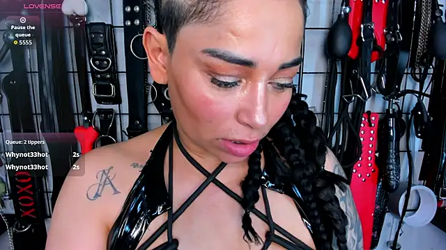 sadistic_aradia webkamerás műsora