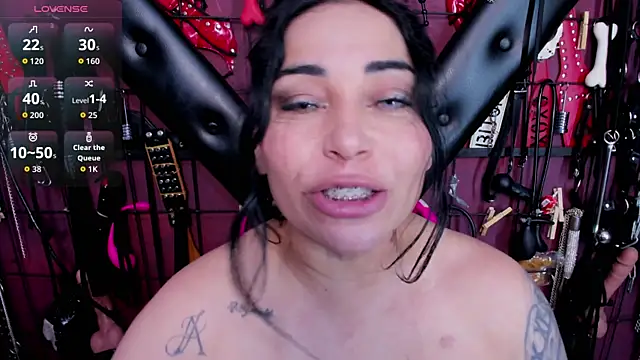 Chat XXX en directo de sadistic_aradia