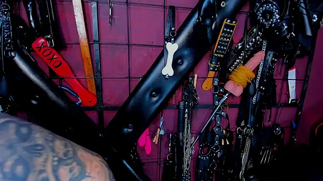 Show de sadistic_aradia na webcam