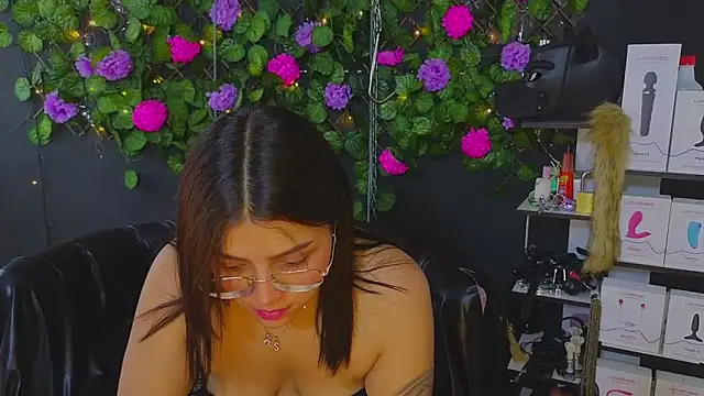 Chatroom XXX en direct de Sweett_Mollyy