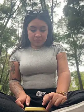 Pretty_Isadora Webcam show