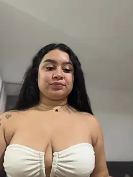 Pretty_Isadora 라이브 XXX 채팅