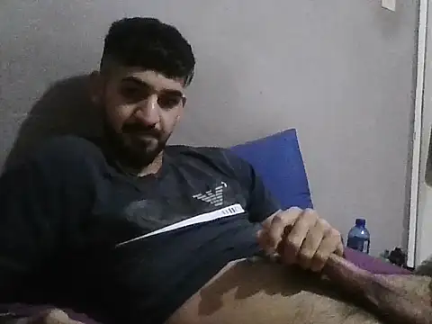 Youngwild05 Show in webcam